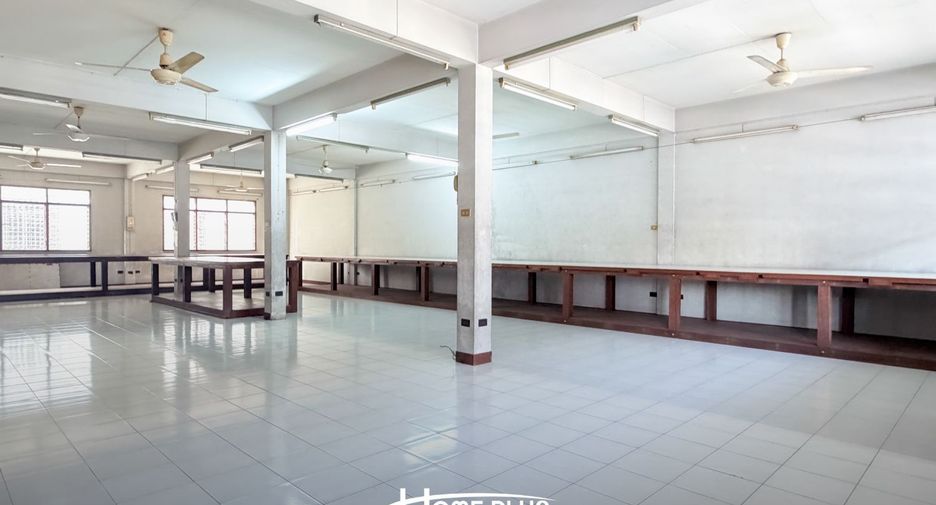 For sale 5 bedrooms retail Space in Thon Buri, Bangkok
