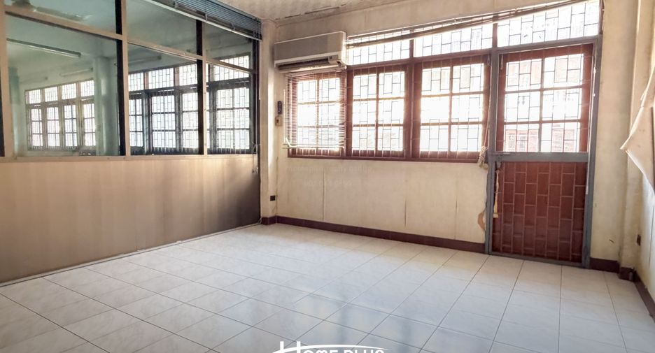 For sale 5 bedrooms retail Space in Thon Buri, Bangkok
