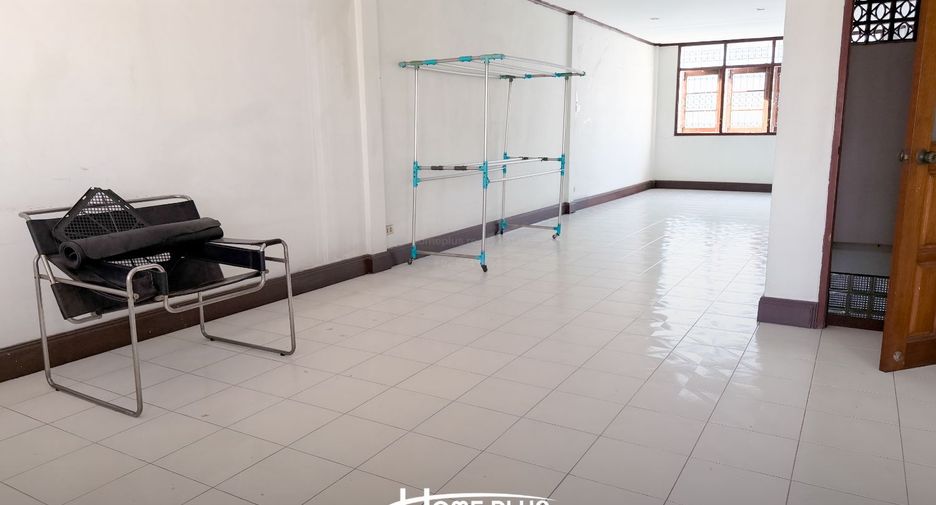 For sale 5 bedrooms retail Space in Thon Buri, Bangkok