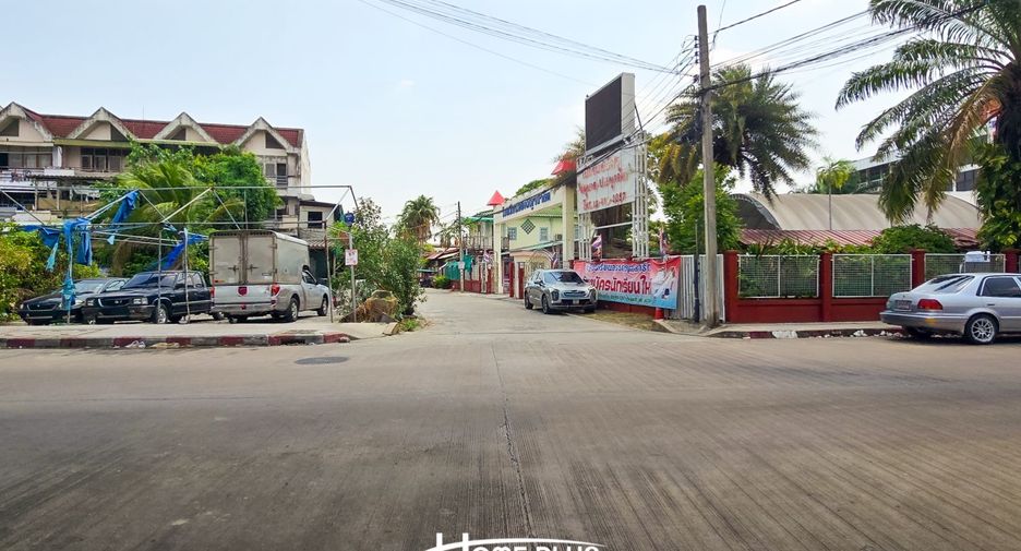For sale 3 bedrooms retail Space in Lat Krabang, Bangkok