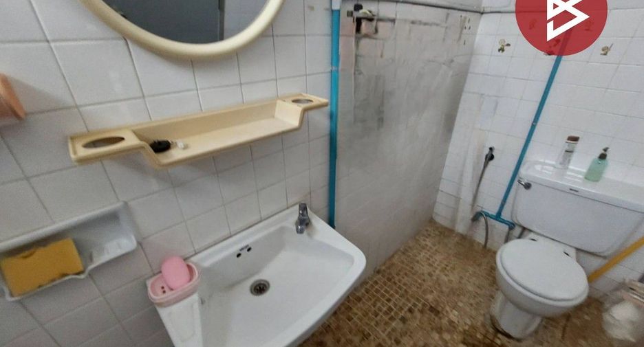 For sale 2 bedrooms townhouse in Bang Kapi, Bangkok