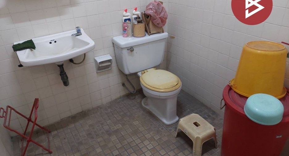 For sale 2 bedrooms townhouse in Bang Kapi, Bangkok