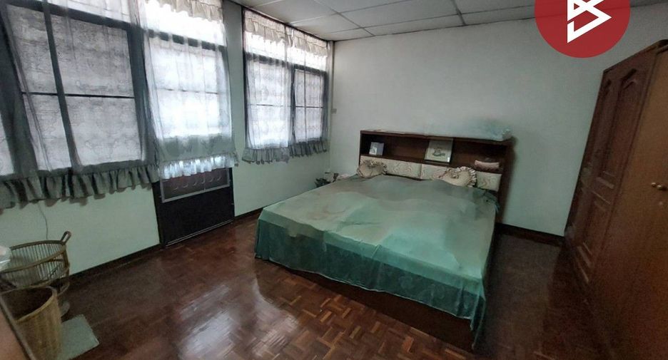 For sale 2 bedrooms townhouse in Bang Kapi, Bangkok