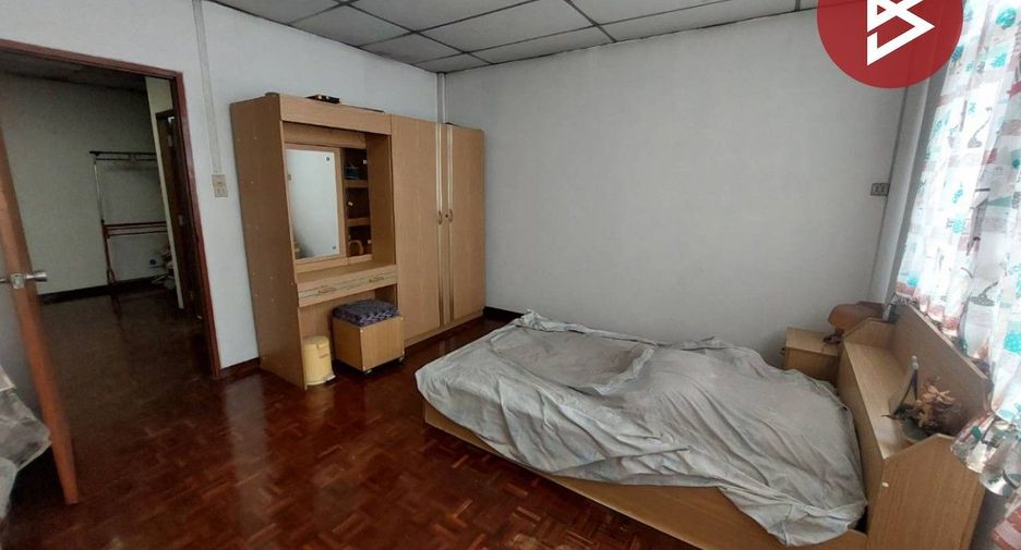 For sale 2 bedrooms townhouse in Bang Kapi, Bangkok