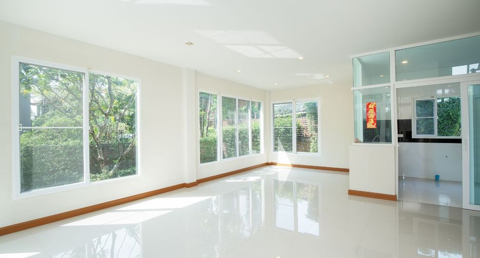 For sale 4 bedrooms house in Pak Kret, Nonthaburi