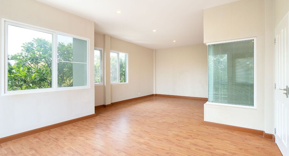 For sale 4 bedrooms house in Pak Kret, Nonthaburi