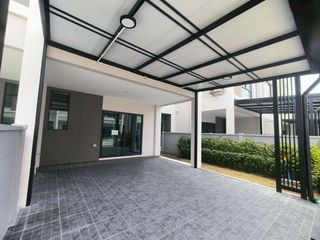 For rent 3 bedrooms townhouse in Bang Phli, Samut Prakan