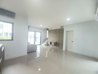 For rent 3 bedrooms townhouse in Bang Phli, Samut Prakan