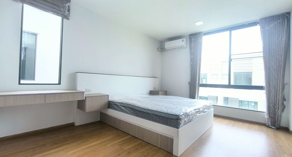 For rent 3 bedrooms townhouse in Bang Phli, Samut Prakan