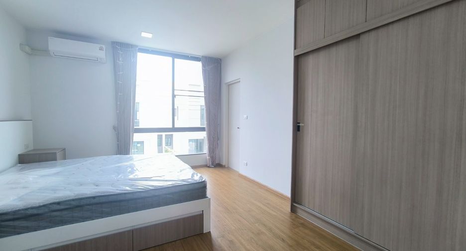 For rent 3 bedrooms townhouse in Bang Phli, Samut Prakan