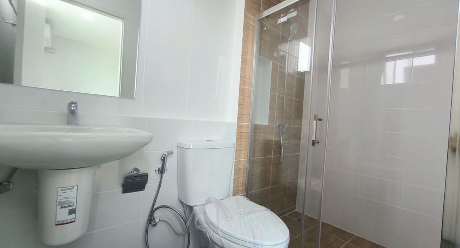 For rent 3 bedrooms townhouse in Bang Phli, Samut Prakan