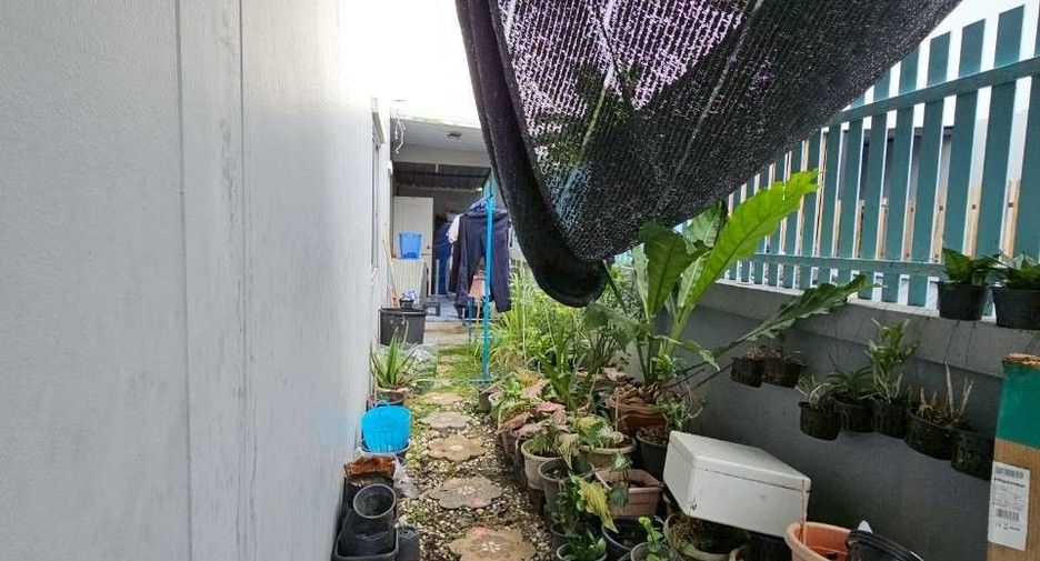 For sale 2 bedrooms townhouse in Phan Thong, Chonburi