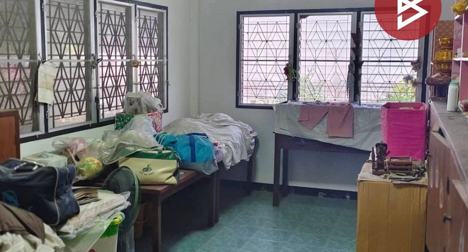 À vendre 3 chambres maison de ville à Mueang Ratchaburi, Ratchaburi