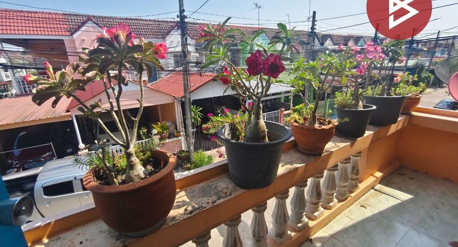 For sale 4 bedrooms townhouse in Bang Khen, Bangkok