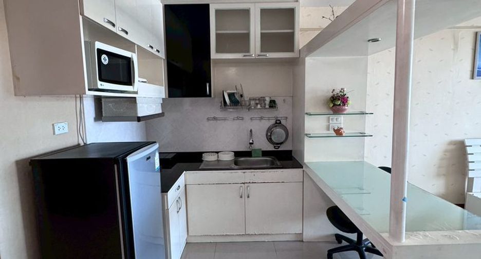 Condo en alquiler de 1 habitaciones en Si Racha, Chonburi
