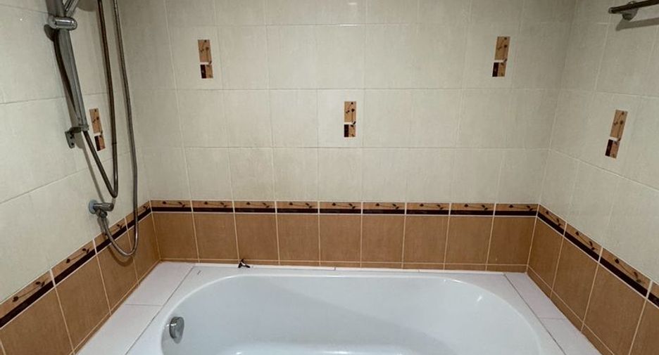 Condo en alquiler de 1 habitaciones en Si Racha, Chonburi