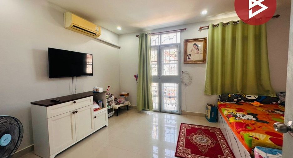 À vendre 3 chambres maison de ville à Mueang Nakhon Pathom, Nakhon Pathom