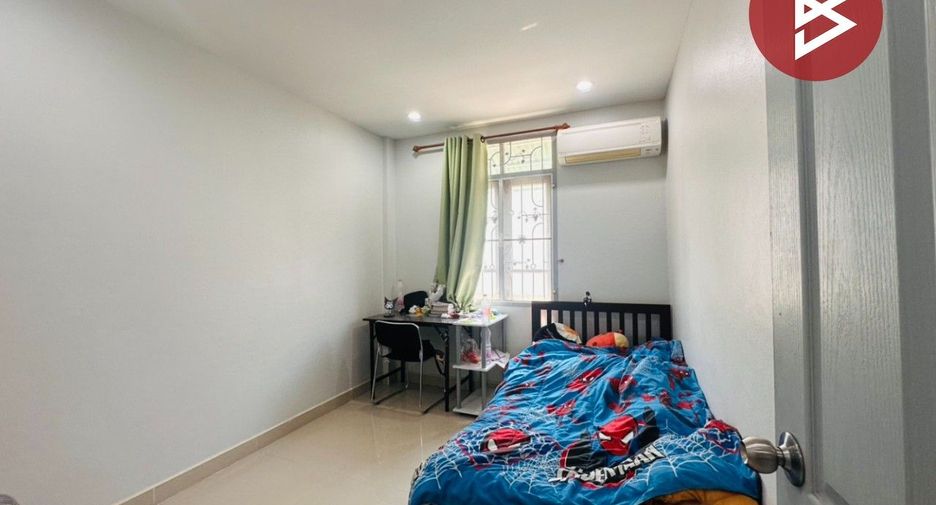 À vendre 3 chambres maison de ville à Mueang Nakhon Pathom, Nakhon Pathom