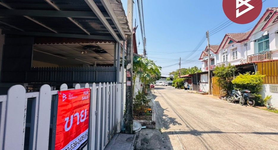 À vendre 3 chambres maison de ville à Mueang Nakhon Pathom, Nakhon Pathom