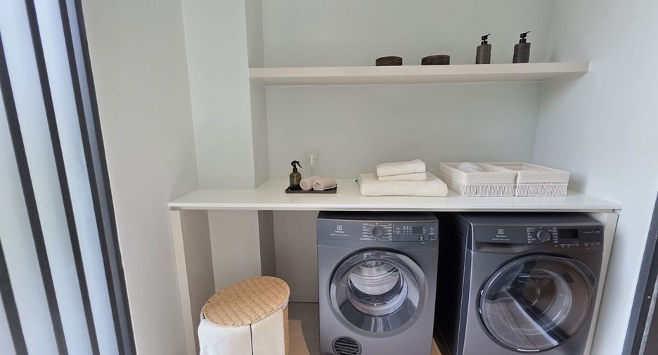 For sale 2 bedrooms condo in Khlong Toei, Bangkok