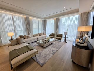For sale 3 bedrooms condo in Khlong Toei, Bangkok