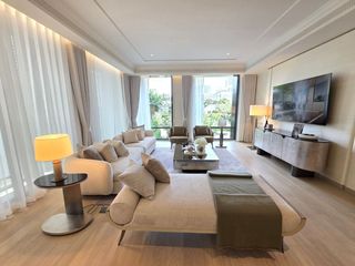 For sale 3 bedrooms condo in Khlong Toei, Bangkok