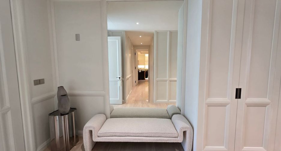 For sale 3 bedrooms condo in Khlong Toei, Bangkok