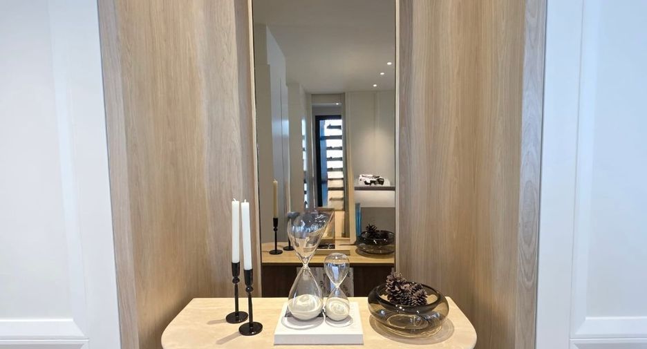 For sale 3 bedrooms condo in Khlong Toei, Bangkok