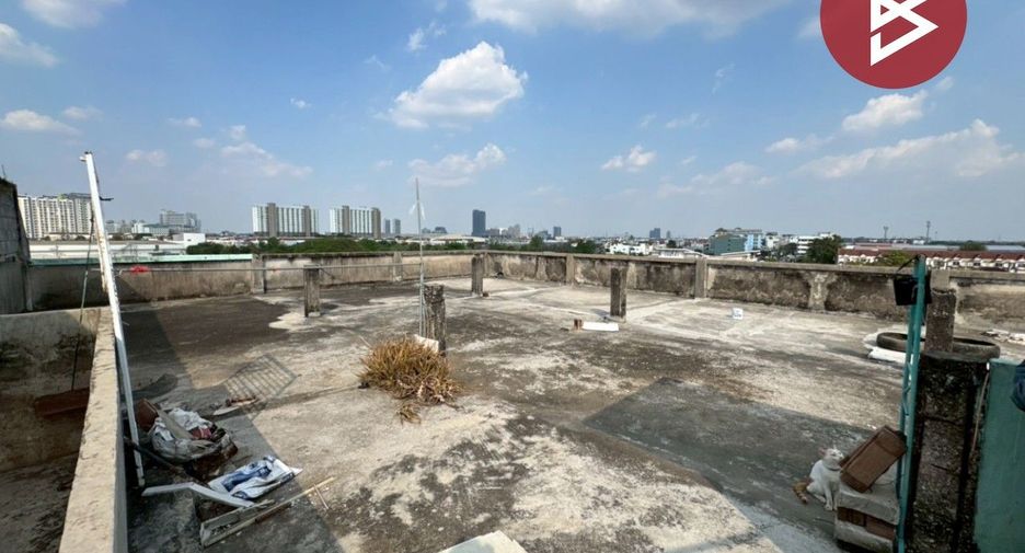 出售 4 卧室 商业空间 在 Mueang Samut Prakan, Samut Prakan