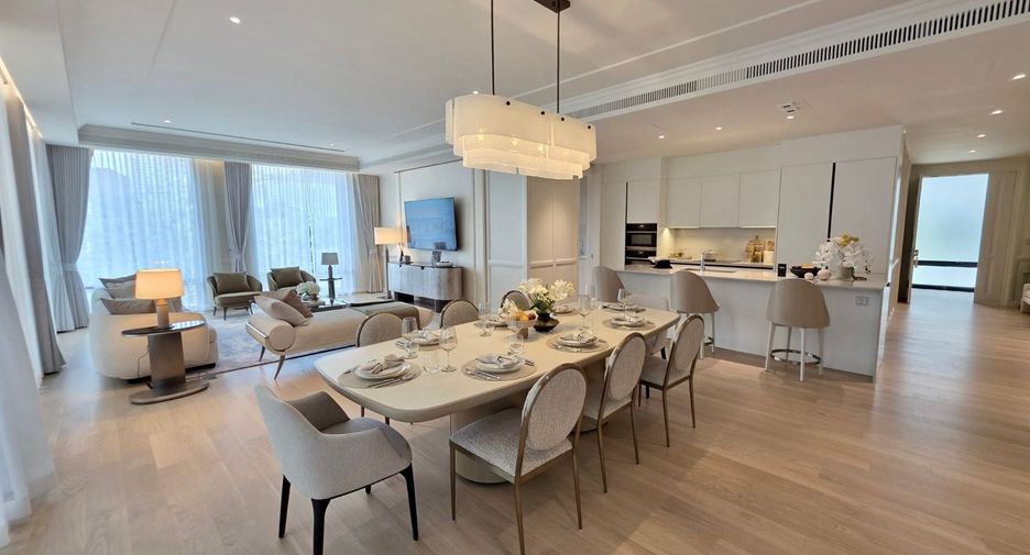 For sale 4 bedrooms condo in Khlong Toei, Bangkok