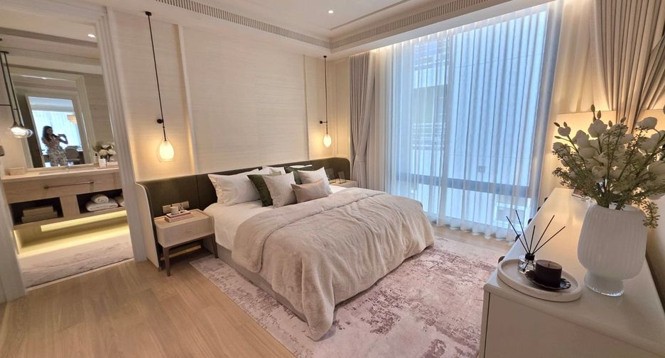 For sale 4 bedrooms condo in Khlong Toei, Bangkok