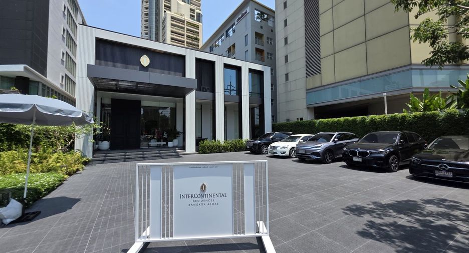 For sale 4 bedrooms condo in Khlong Toei, Bangkok