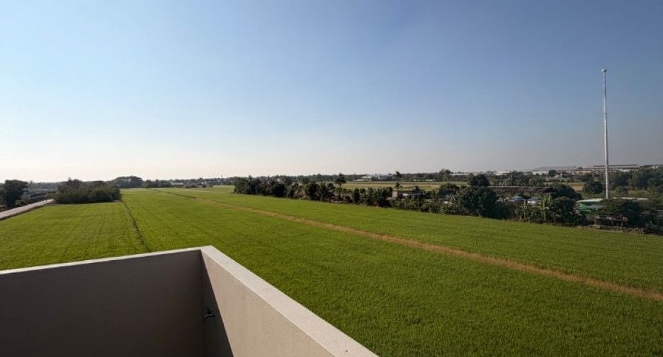 Casa en venta de 10 habitaciones en Lat Lum Kaeo, Pathum Thani