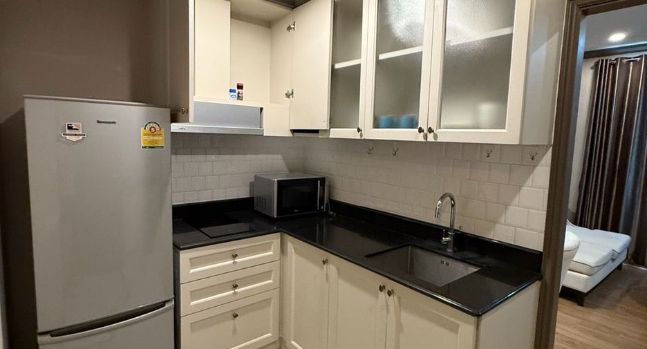 For rent 1 bed condo in Pathum Wan, Bangkok