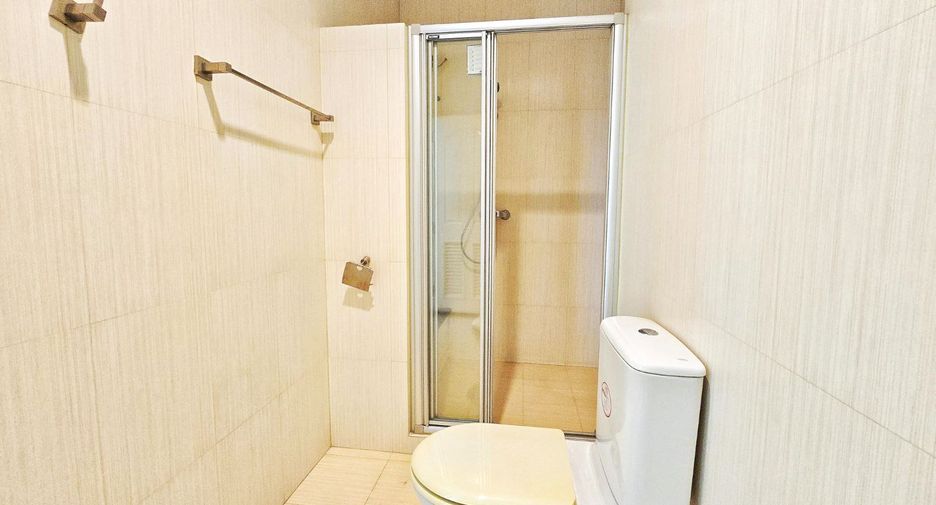 For sale 4 bedrooms house in Taling Chan, Bangkok