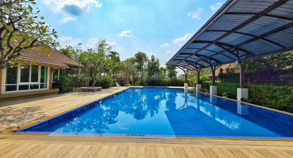 For sale 4 bedrooms house in Taling Chan, Bangkok
