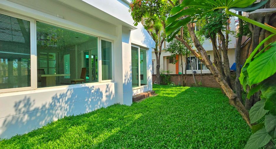 For sale 4 bedrooms house in Taling Chan, Bangkok