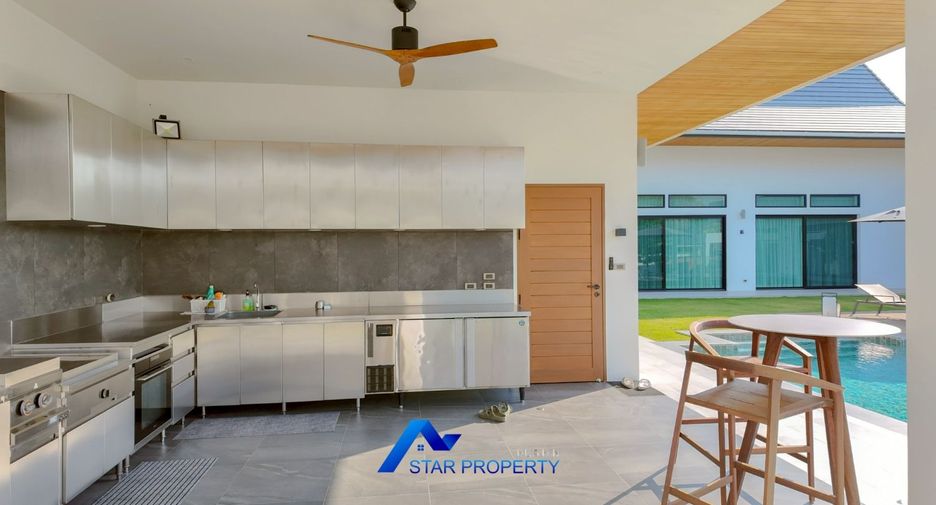 For sale 5 bedrooms villa in Hua Hin, Prachuap Khiri Khan