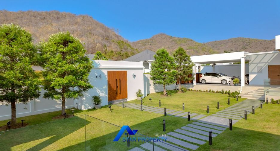 For sale 5 bedrooms villa in Hua Hin, Prachuap Khiri Khan