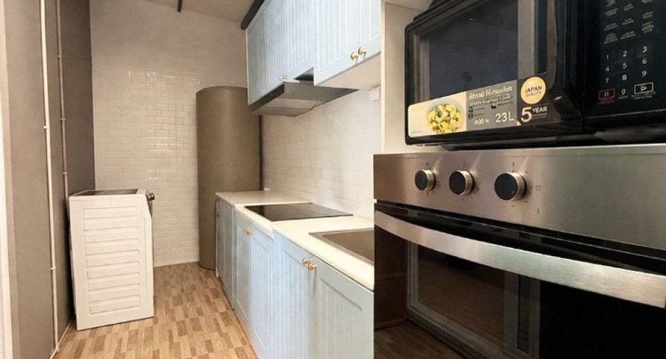 For sale 3 bedrooms townhouse in Don Mueang, Bangkok