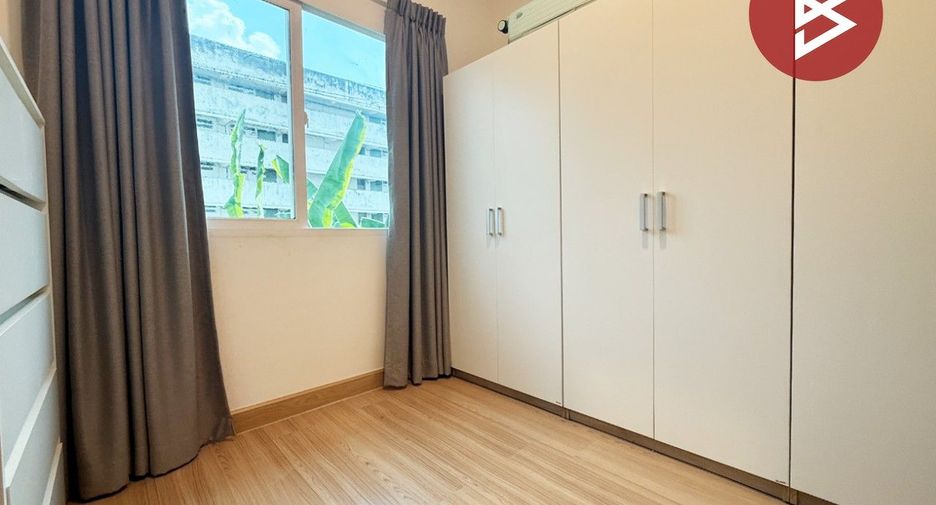 For sale 3 bedrooms townhouse in Don Mueang, Bangkok