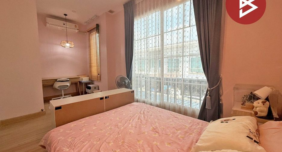 For sale 3 bedrooms townhouse in Don Mueang, Bangkok