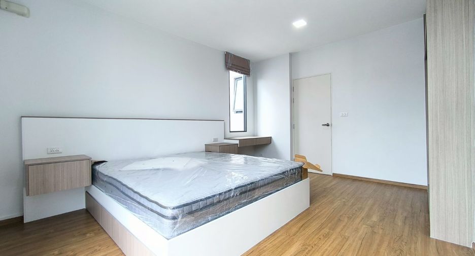 For rent 3 bedrooms townhouse in Bang Phli, Samut Prakan