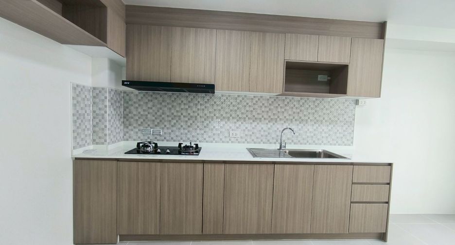 For rent 3 bedrooms townhouse in Bang Phli, Samut Prakan