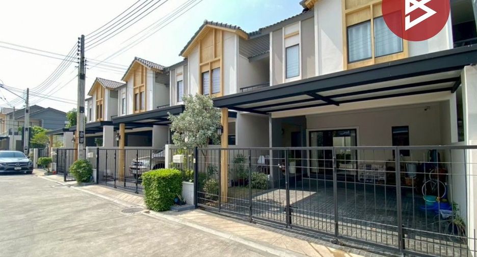For sale 3 bedrooms townhouse in Si Racha, Chonburi