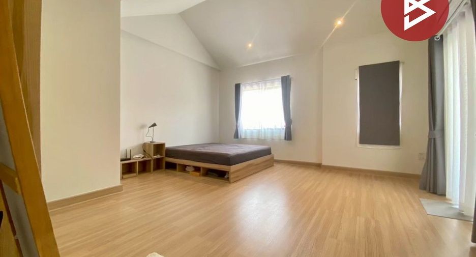 For sale 3 bedrooms townhouse in Si Racha, Chonburi
