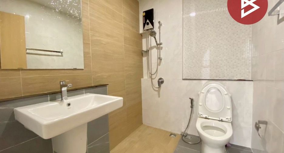 For sale 3 bedrooms townhouse in Si Racha, Chonburi