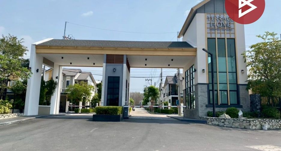 For sale 3 bedrooms townhouse in Si Racha, Chonburi