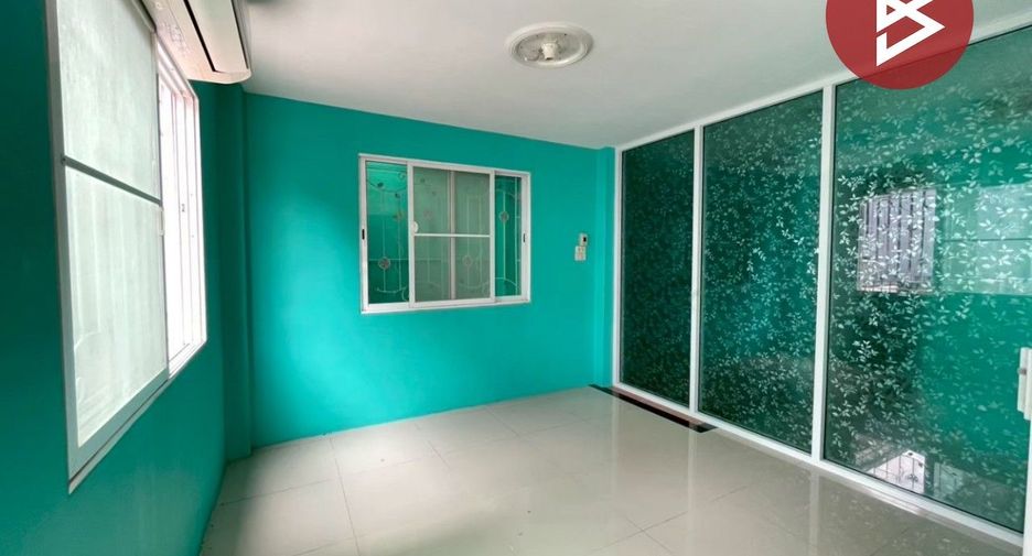 For sale 4 bedrooms townhouse in Mueang Samut Sakhon, Samut Sakhon