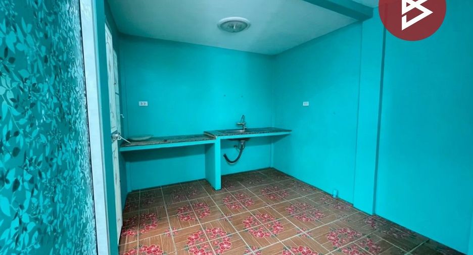 For sale 4 bedrooms townhouse in Mueang Samut Sakhon, Samut Sakhon